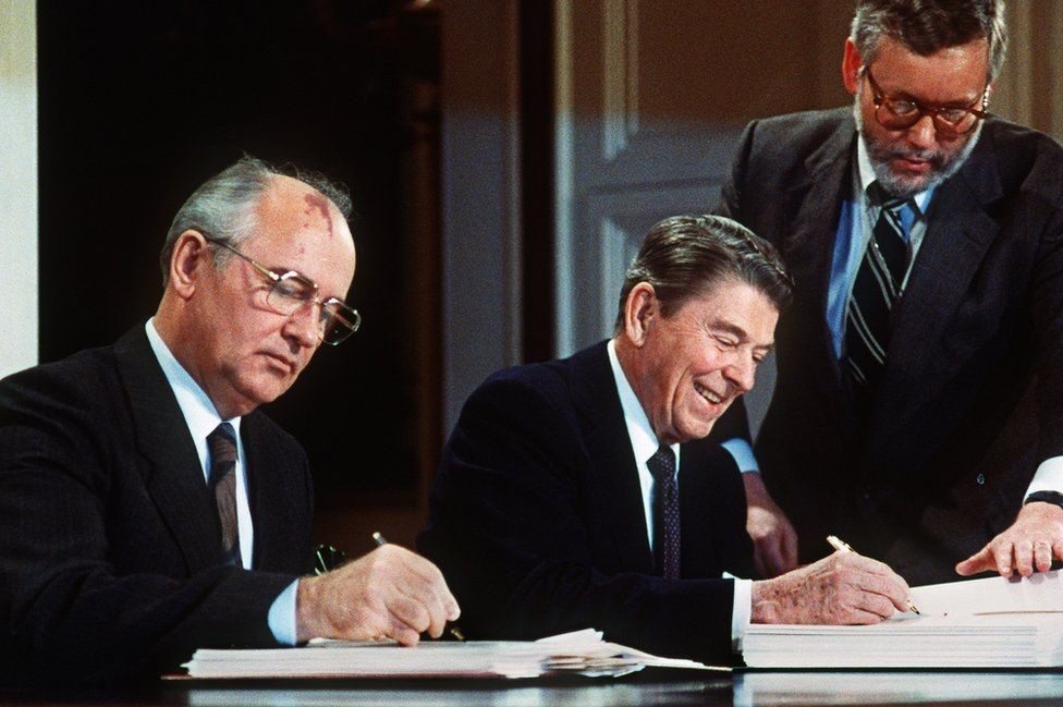 Glasnost, Kebijakan Luar Negeri Presiden Uni Soviet Mikhail Gorbachev
